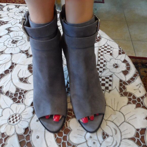 New Burberry Prorsum Gray Suede Heels w/Ankle Wrap Buckle Straps Size 38B - Picture 9 of 16